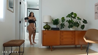 My Roommate Roxanne Roselle Has A Big Booty, She Fucks Me Hard.